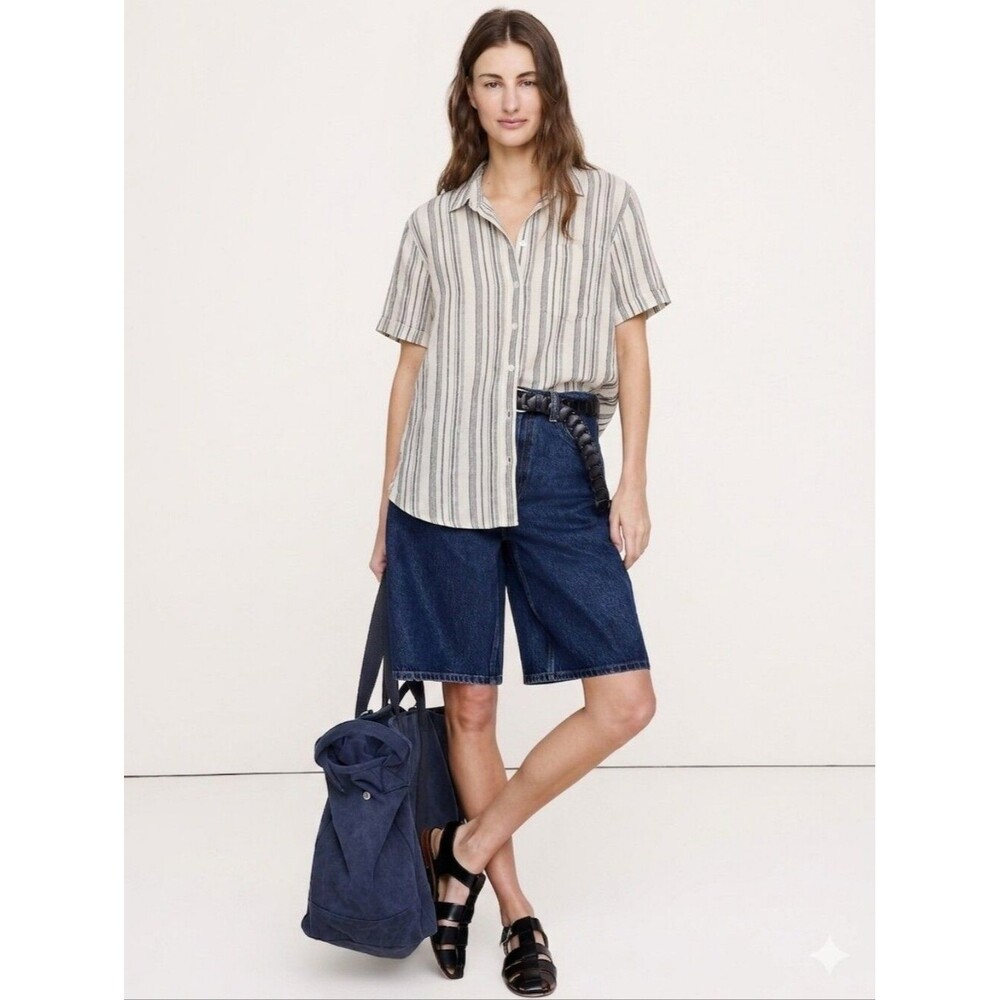 Banana Republic Striped Short-Sleeve Button-Down Shirt in Neutral Stripe